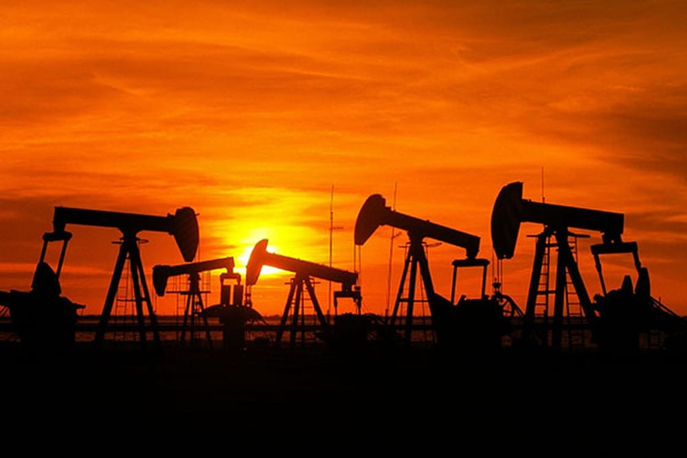 Preço do petróleo americano cai e fica negativo pela primeira vez na história