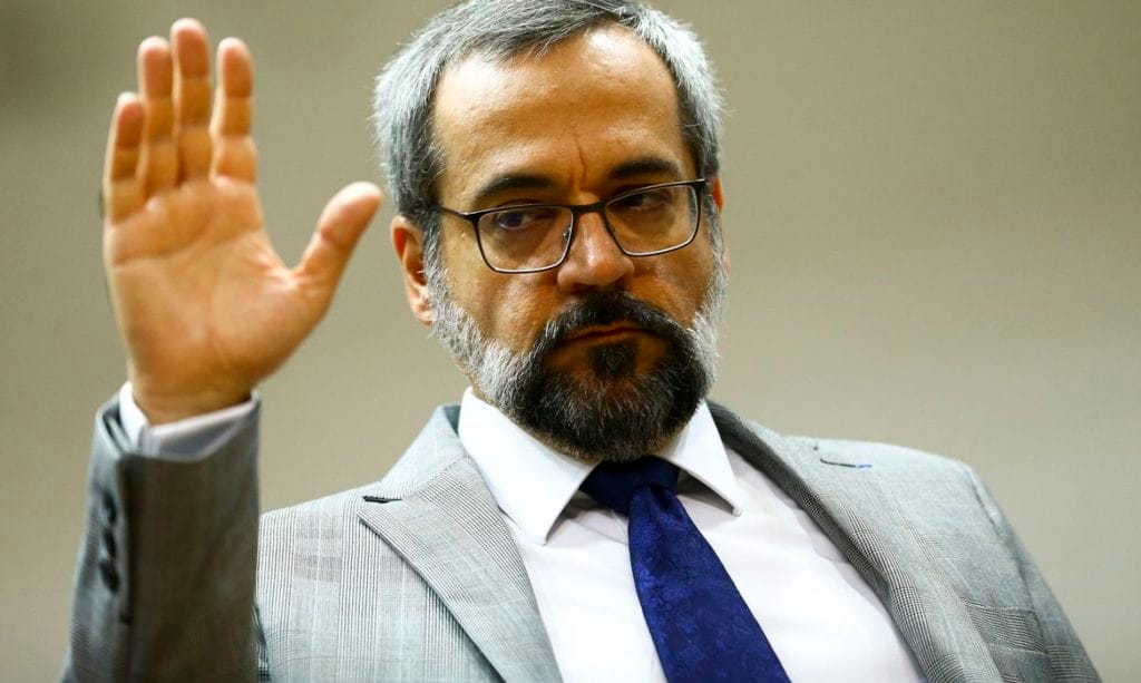 Realização do Enem em 2020 está garantida diz ministro