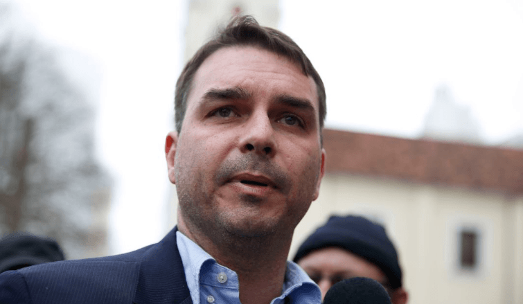 STJ nega recurso de Flávio Bolsonaro para paralisar investigações de rachadinha