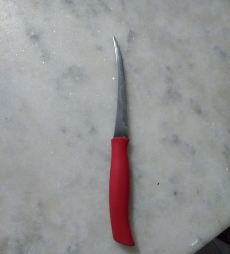 Suspeito de tentar matar mulher com faca é preso em