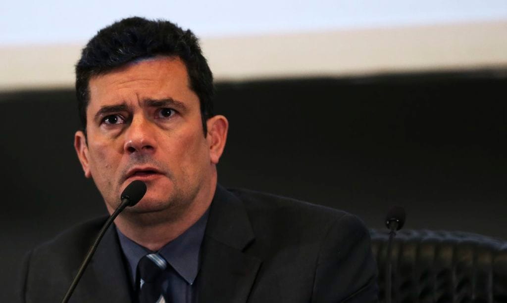 Sérgio Moro nega saída do cargo diz coluna