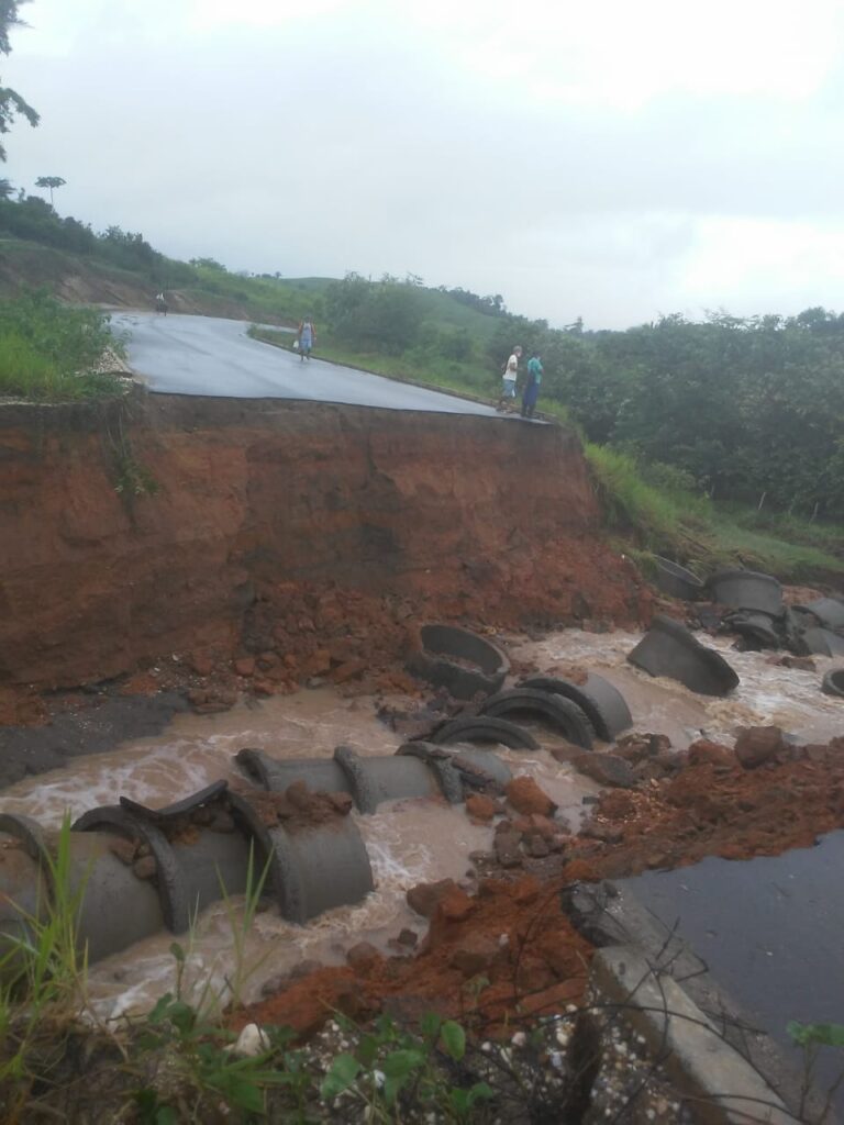 Após cratera rodovia que Itabaiana e Itaporanga é interditada