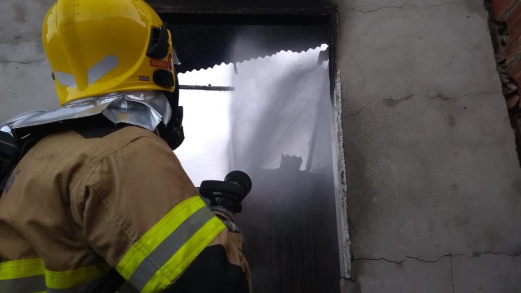 Bombeiros registram 2.486 ocorrências nos quatro primeiros meses do ano 1 Bombeiros registram 2.486 ocorrências nos quatro primeiros meses do ano