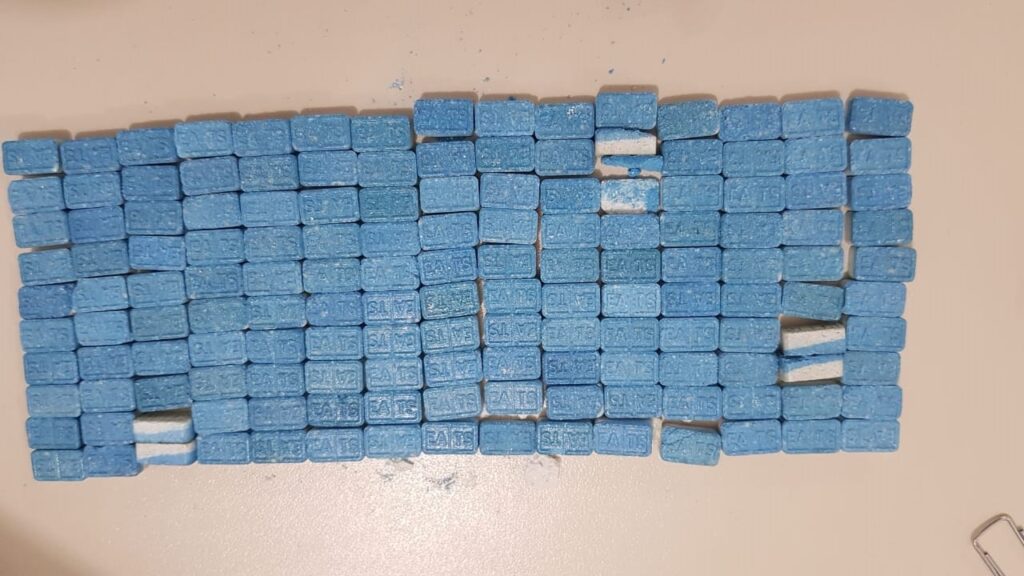 Casal é preso e 400 comprimidos de ecstasy são apreendidos no Lamarão