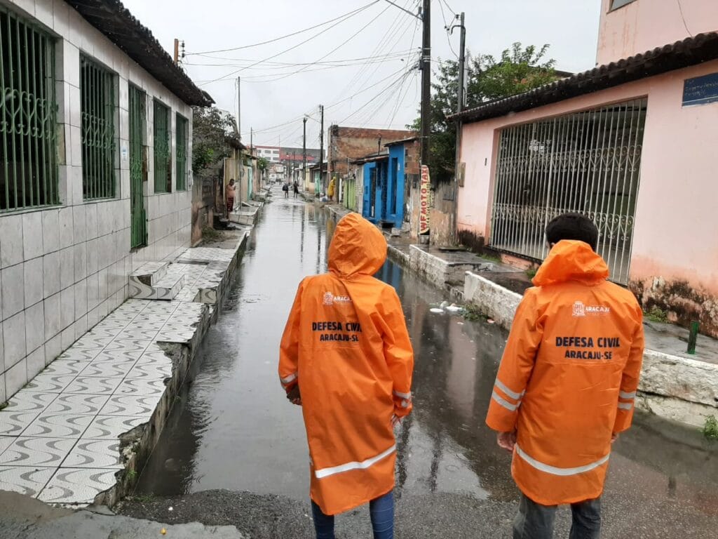 Chuva causa transtornos em Aracaju neste sábado 9