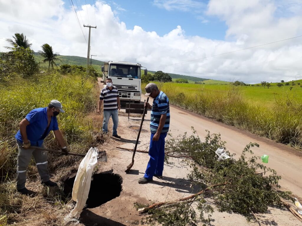 Chuva forte causa erosão em trecho da rodovia SE 290 em Tobias Barreto