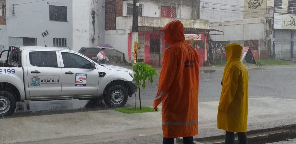 Chuvas e ressaca marítima são previstas durante a semana em Sergipe