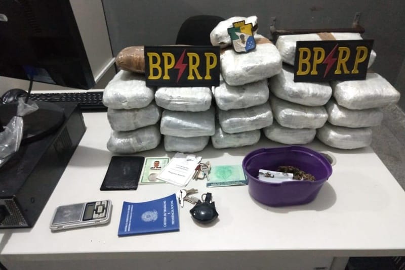 Cinco são presos e 20 kg de maconha são apreendidos no Porto Dantas