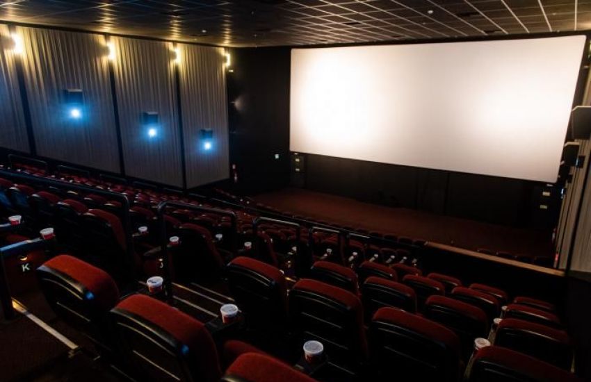 Cinemas terão mais prazo para adaptar salas à acessibilidade