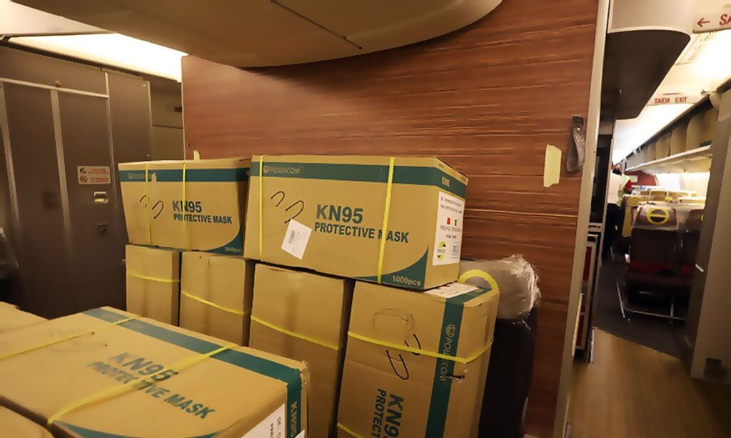 Com pandemia transporte aéreo de cargas cai mais que a metade