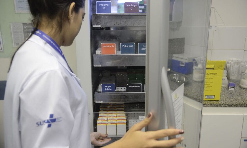 Covid 19 Brasil tem 881 mortes registradas em 24h e chega a 124 mil