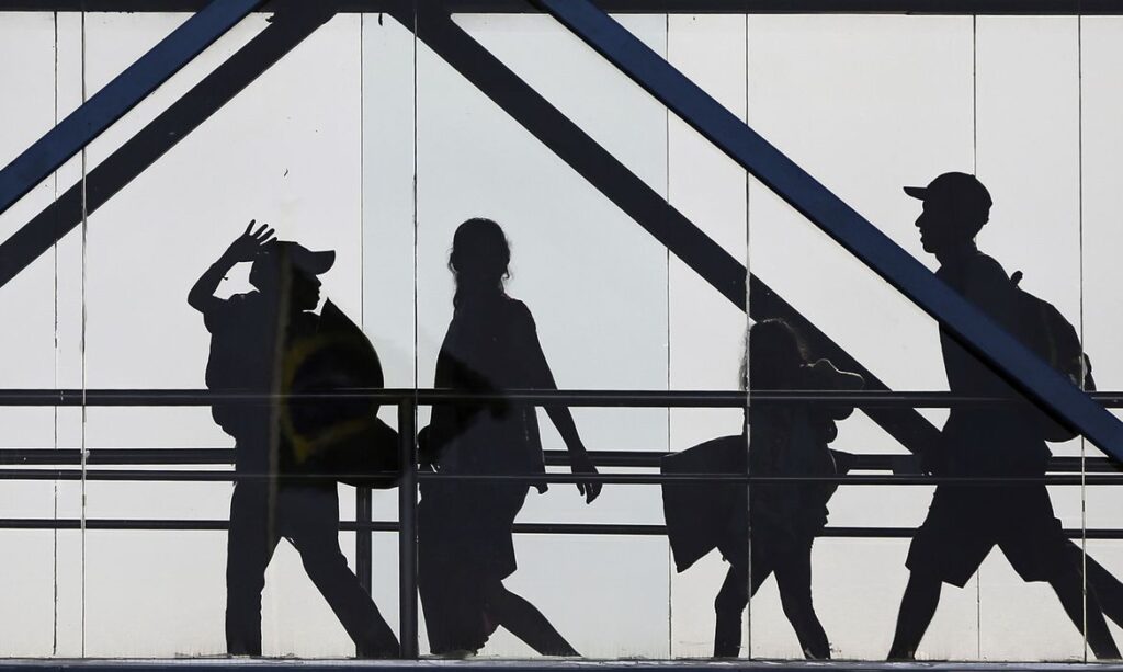 Covid 19 Governo proíbe entrada de estrangeiros no país por 30 dias