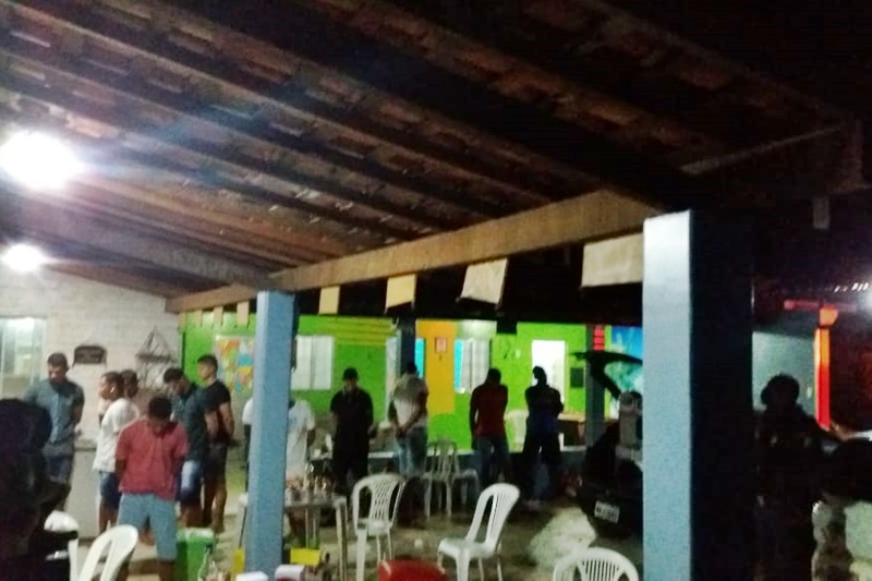 Covid 19 PM acaba com festa com cerca de 40 pessoas na Barra dos Coqueiros