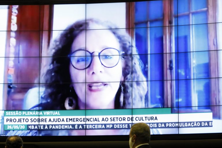 Câmara aprova ajuda emergencial de R 3 bilhões para o setor cultural durante pandemia