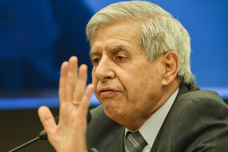 Deputados federais entram com pedido de impeachment de General Heleno no STF