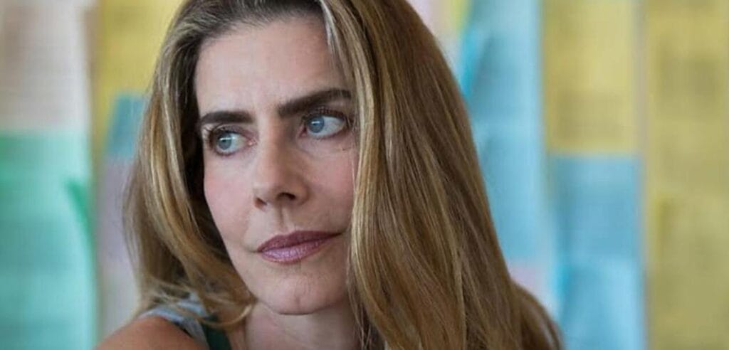 Detesto ter de fazer sexo sozinha mas não pode receber visitas revela Maitê Proença