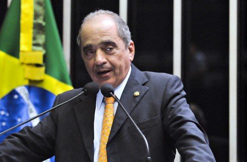 Dono de emissora sugere apedrejar jornalistas que noticiam mortes