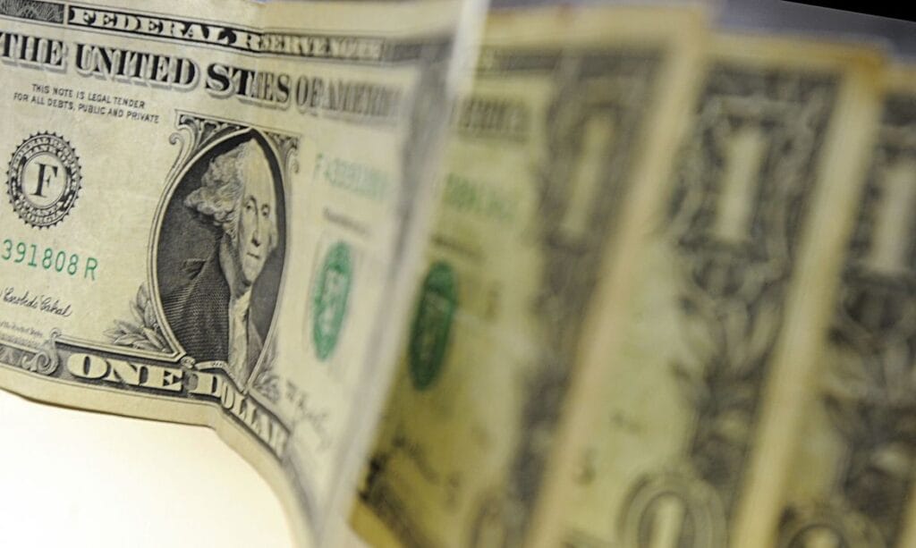 Dólar volta a ultrapassar R 550 em dia de nervosismo no mercado