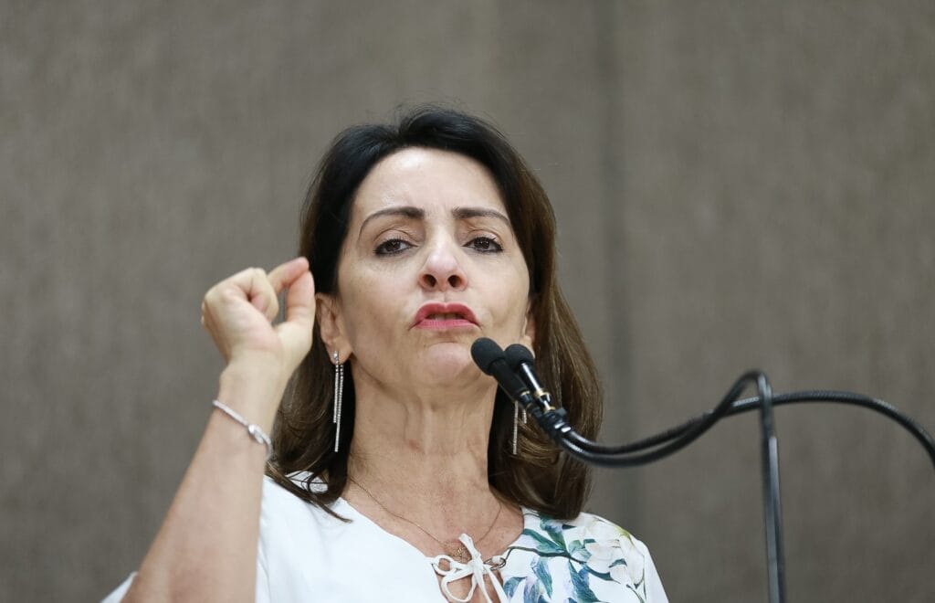 'Edvaldo Nogueira não está nem aí para a economia do aracajuano', diz Emília Corrêa sobre cobrança de IPTU 1 Edvaldo Nogueira não está nem aí para a economia do aracajuano diz Emília Corrêa sobre cobrança de IPTU 1