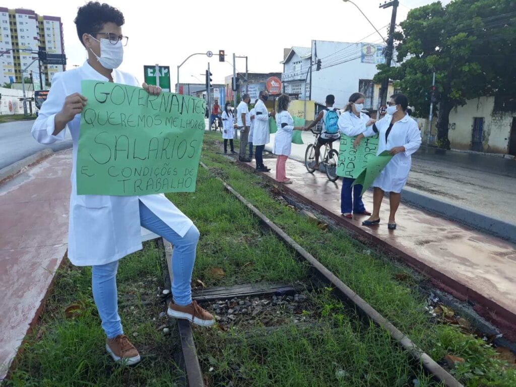 Enfermeiros protestam e denunciam suposta falta de EPIs em Aracaju 1