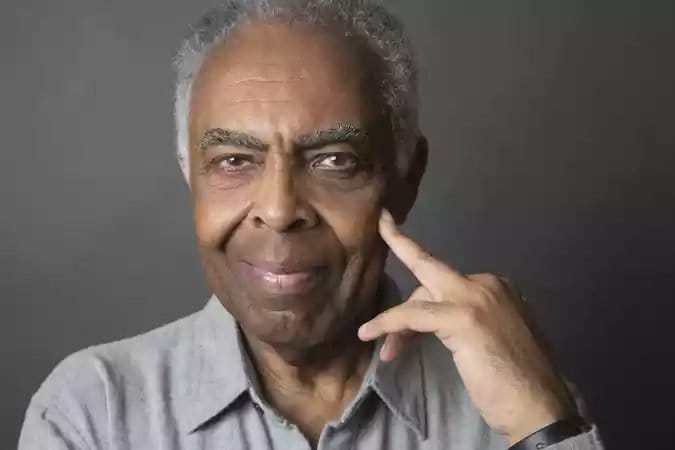Gilberto Gil e Erasmo Carlos fazem live beneficente nesta sexta 8