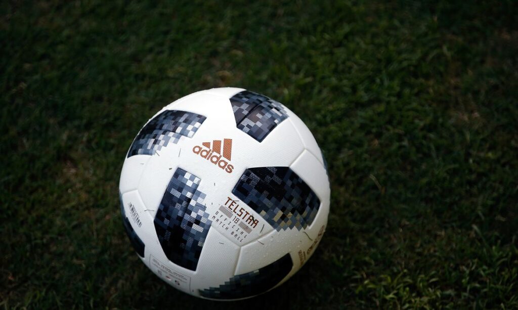 Governo espanhol autoriza clubes a realizarem treinos coletivos