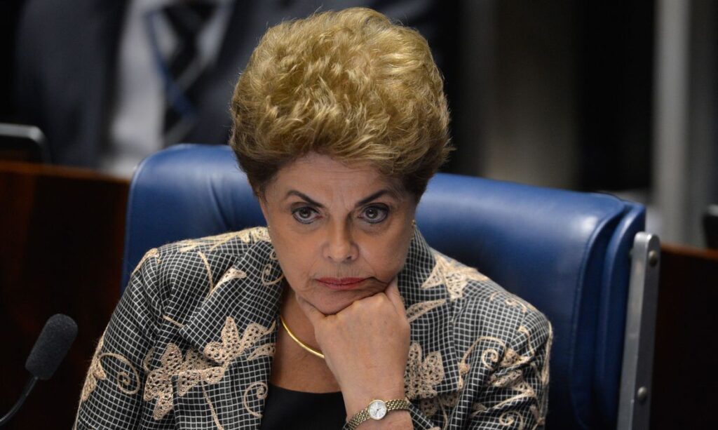 Justiça condena Estratégia Concursos a pagar R 60 mil a Dilma por danos morais