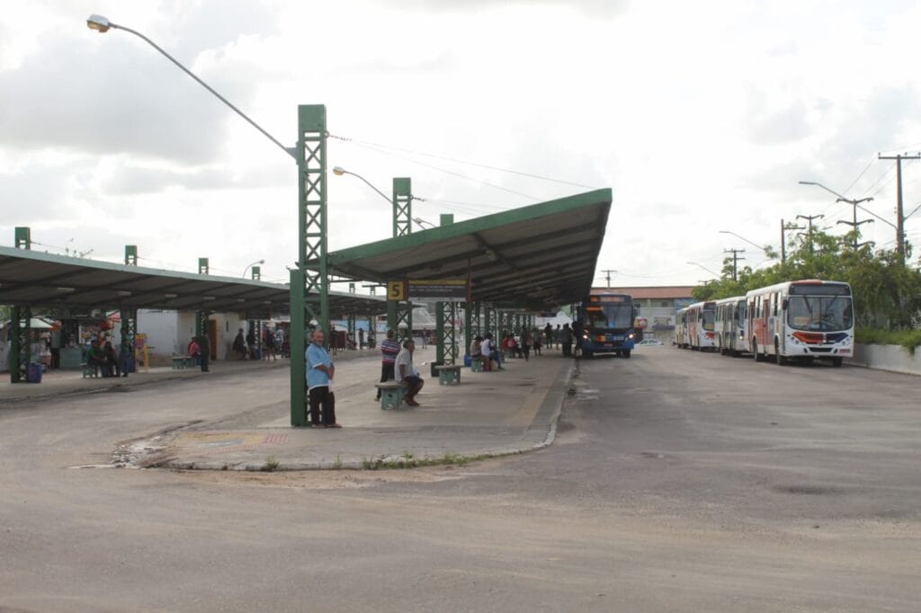 Justiça determina que prefeitura fiscalize circulação normal da frota de ônibus em Aracaju