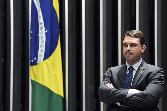 MP discorda de arquivamento pedido pela PF e inquérito que investiga lavagem e crime eleitoral de Flávio Bolsonaro seguirá