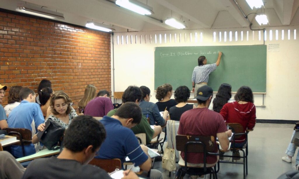 Mapa do Ensino Superior aponta maioria feminina e branca
