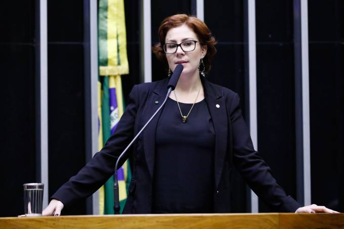 Moro tinha predileção em investigar o PT e protegia o PSDB diz carla Zambelli 1