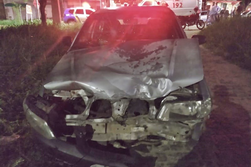 Motorista embriagado invade contramão e causa acidente com motociclista em São Cristóvão