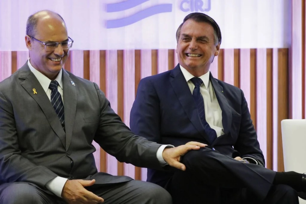 Parabéns à Polícia Federal diz Bolsonaro sobre operação em residência de Witzel