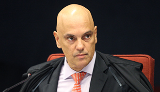 Parlamentares bolsonaristas iam ser alvo de busca e apreensão mas Moraes desistiu