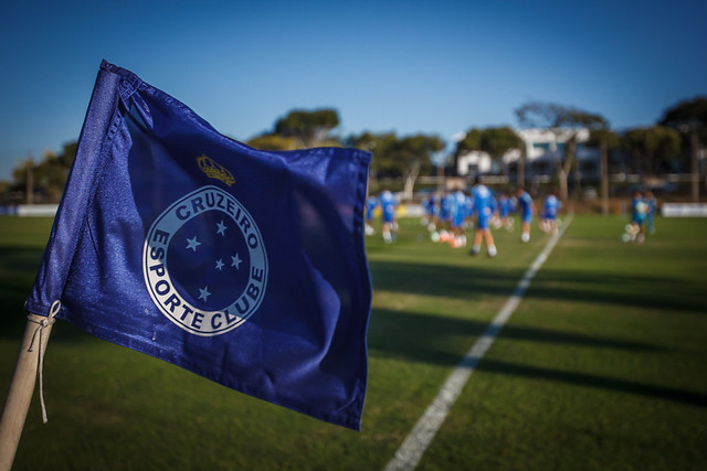 Por dívida FIFA comunica a CBF que Cruzeiro começará a Série B com seis pontos a menos