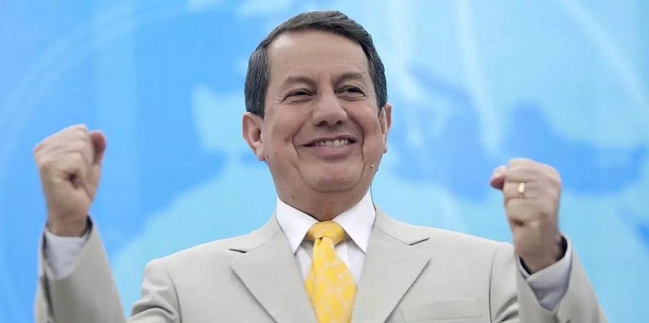 R.R Soares anuncia que água consagrada de sua igreja cura covid 19 veja vídeo