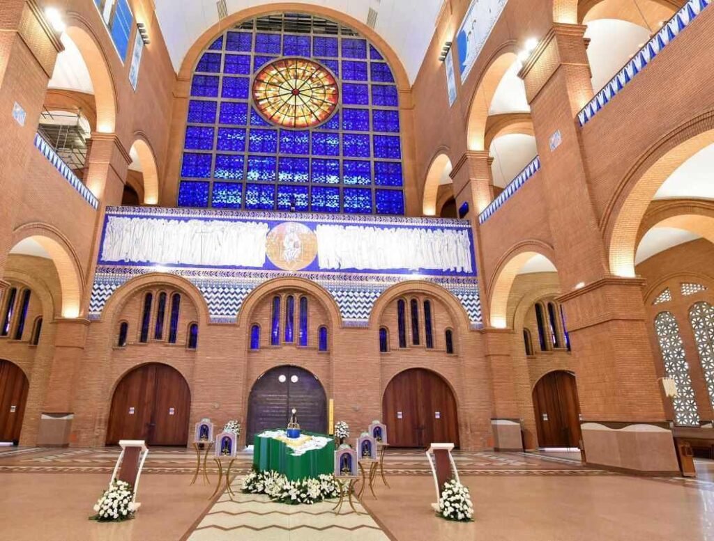 Santuário de Aparecida aciona Justiça para voltar a realizar missa