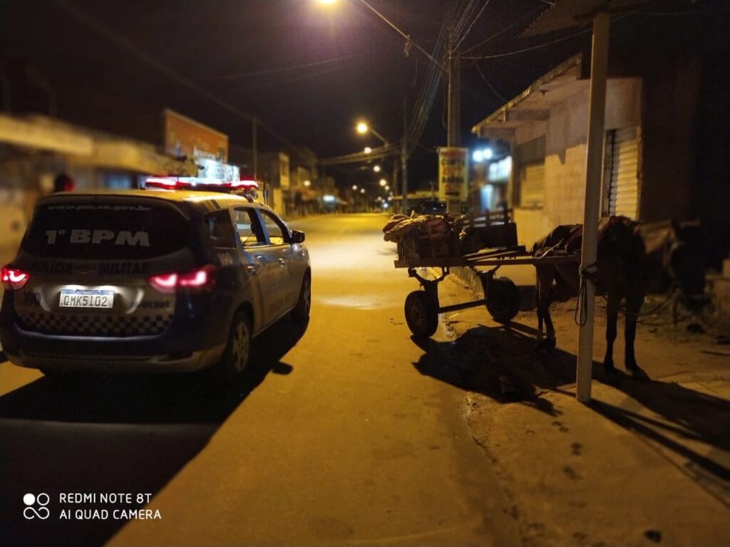 Suspeito de arrombamentos tenta fugir da PM em carroça e é preso no Orlando Dantas