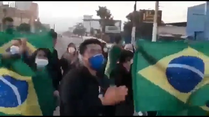 Vídeo Funcionários da Havan protestam por reabertura de loja na Bahia