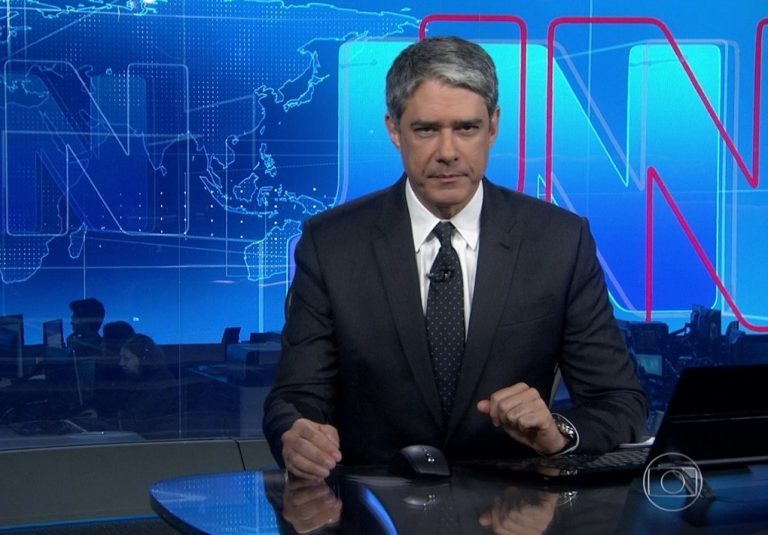 William Bonner sofre campanha de intimidação com uso de dados da sua família diz Globo