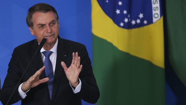 Youtubers que atacam STF e Congresso foram recebidos por Bolsonaro dias antes de operação contra fake news