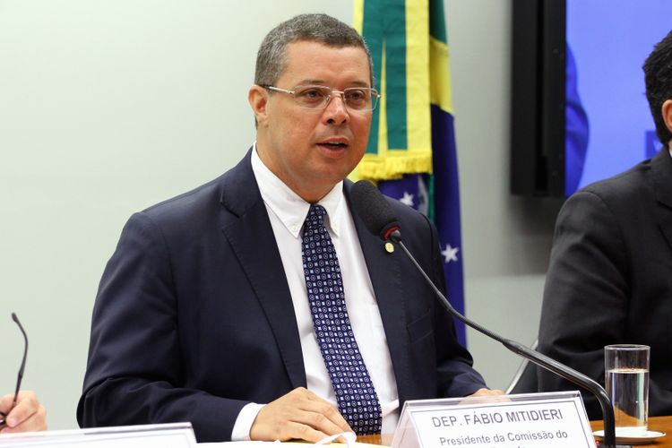 ‘Apoio integralmente as ações’ diz Fábio Mitidieri sobre operação contra fake news