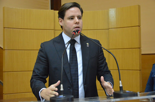 ‘Se o objetivo era derrubar o presidente Bolsonaro o tiro saiu pela culatra’ afirma Rodrigo Valadares
