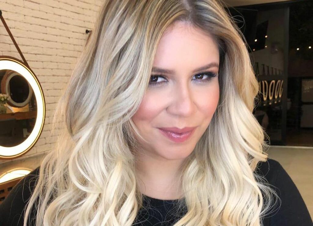 “Descobriram que eu furei a dieta” diz Marília Mendonça