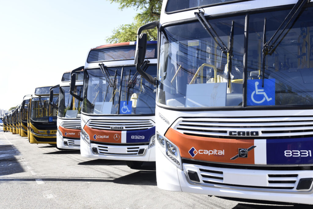 15 novos ônibus passam a circular em Aracaju