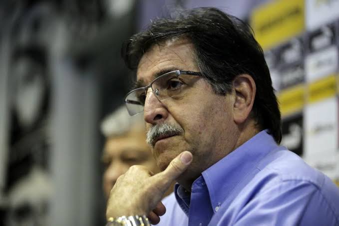 A favor da volta do futebol René Simões diz que amigos bateram em mulheres
