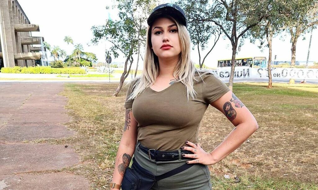Advogado de Sara Winter abandona defesa da ativista: “Estou fora” 1 Advogado de Sara Winter abandona defesa da ativista “Estou fora”