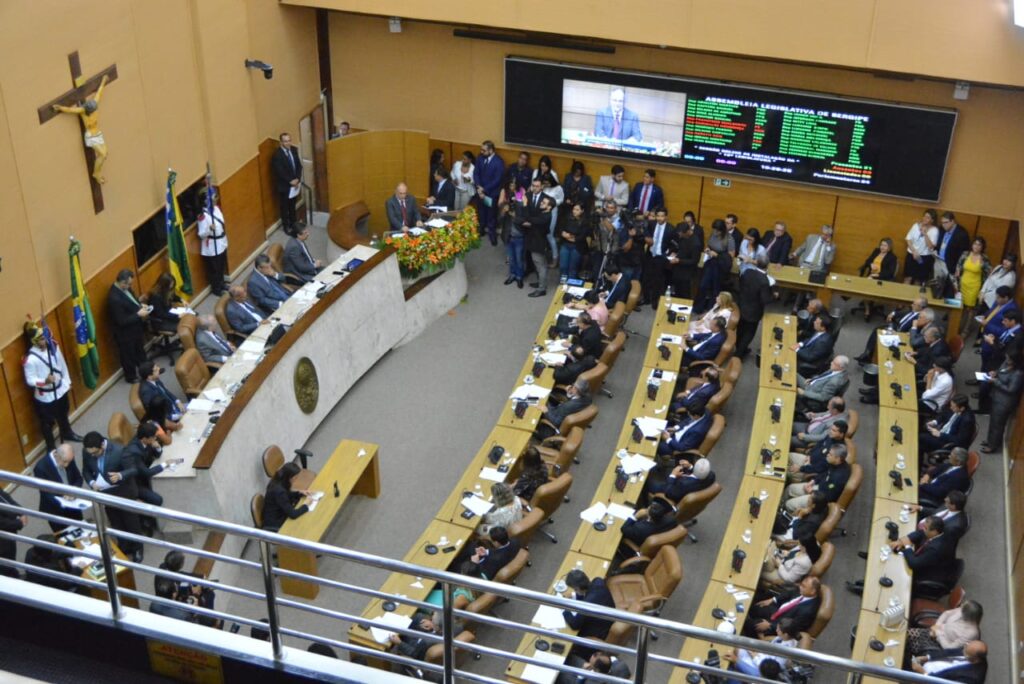 Alese convoca secretário de desenvolvimento para apresentar plano de retomada econômica