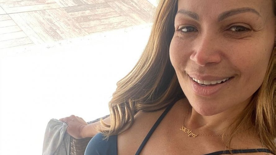 Aos 45 anos Solange Almeida ostenta boa forma e ganha elogios dos seguidores