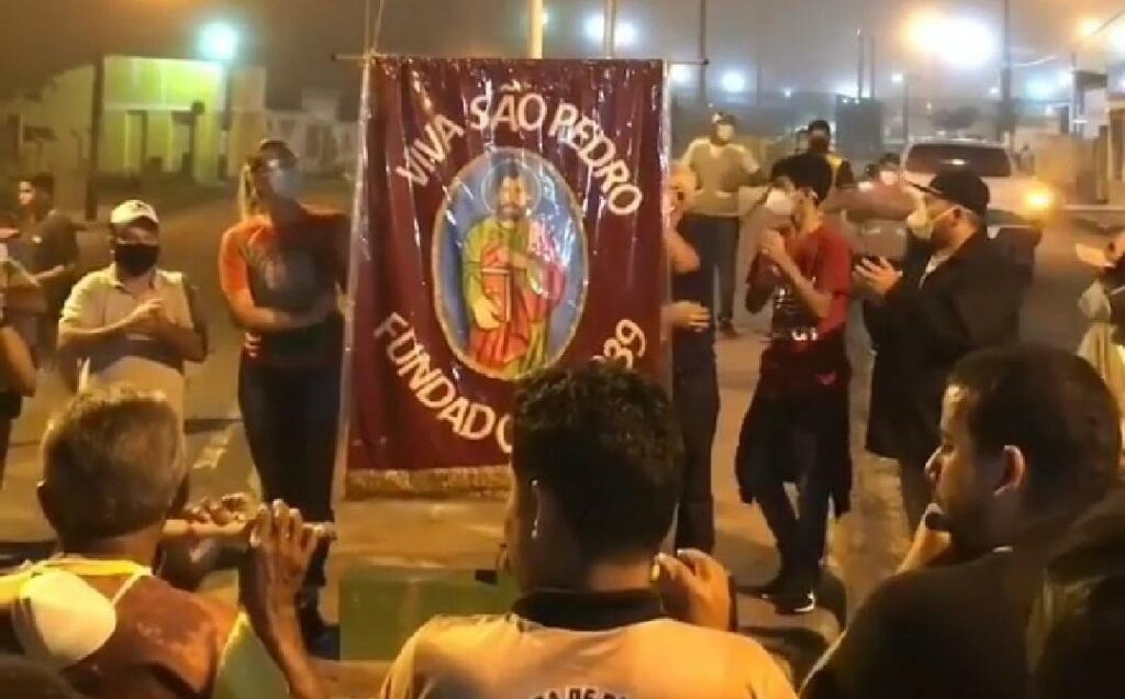 Apesar de decretos moradores se reúnem para abertura de festejos juninos em Capela